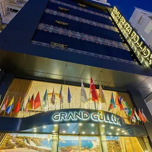 Grand Gulluk & Center Hotell