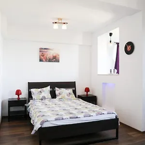 Апартаменты Ultracentral Cozy Near Old Town